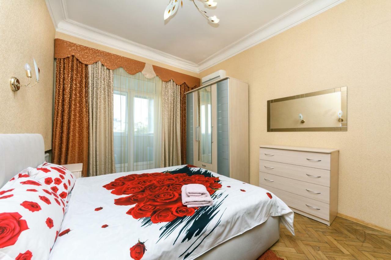 Khreschatyk Apartments Kiev Dış mekan fotoğraf